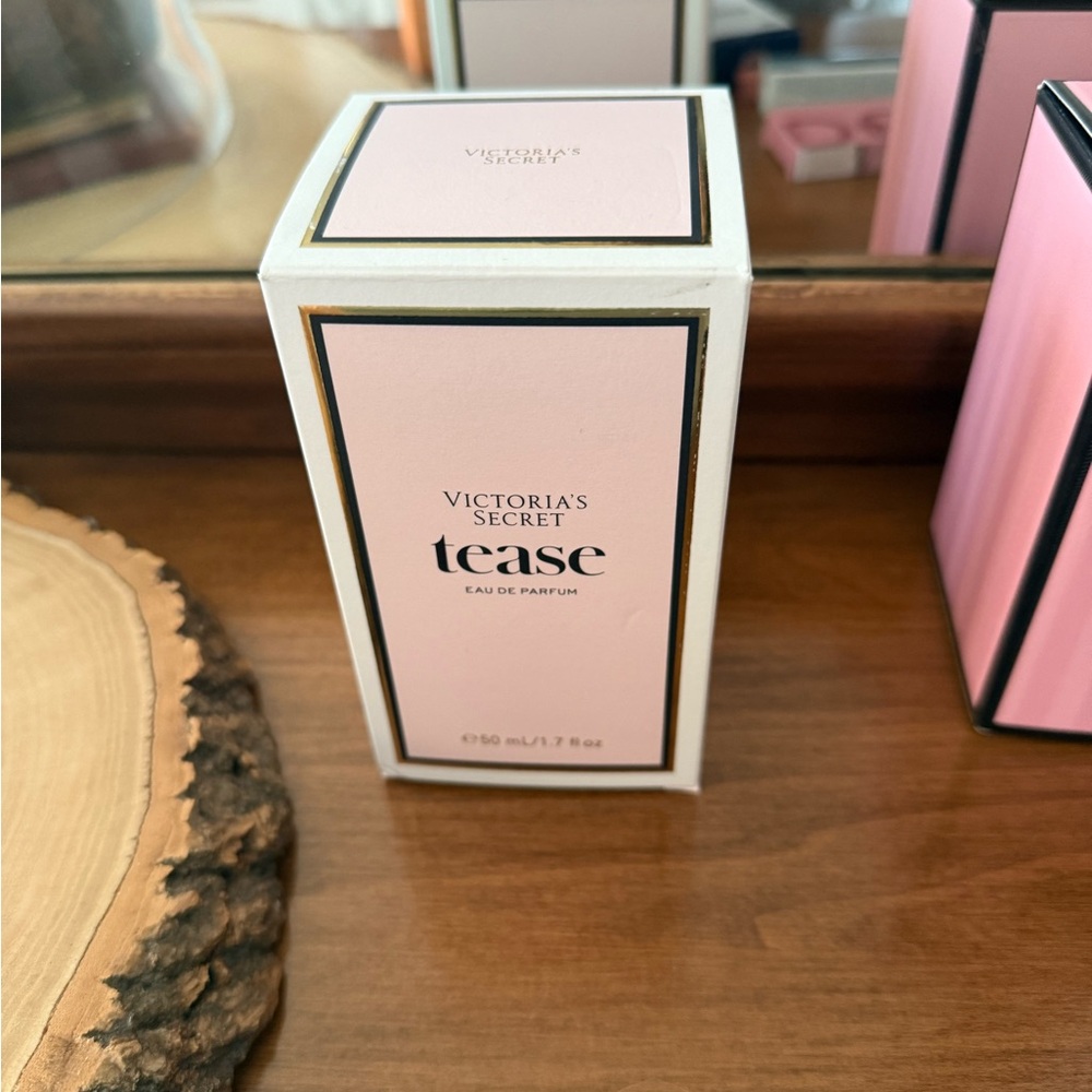 Victoria's Secret Tease Eau de Parfum - Pink and White